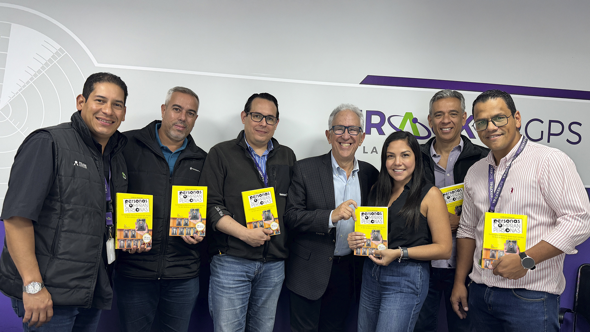 El Club de Lectura de Tracker GPS inició su ciclo con Carlos Rosales