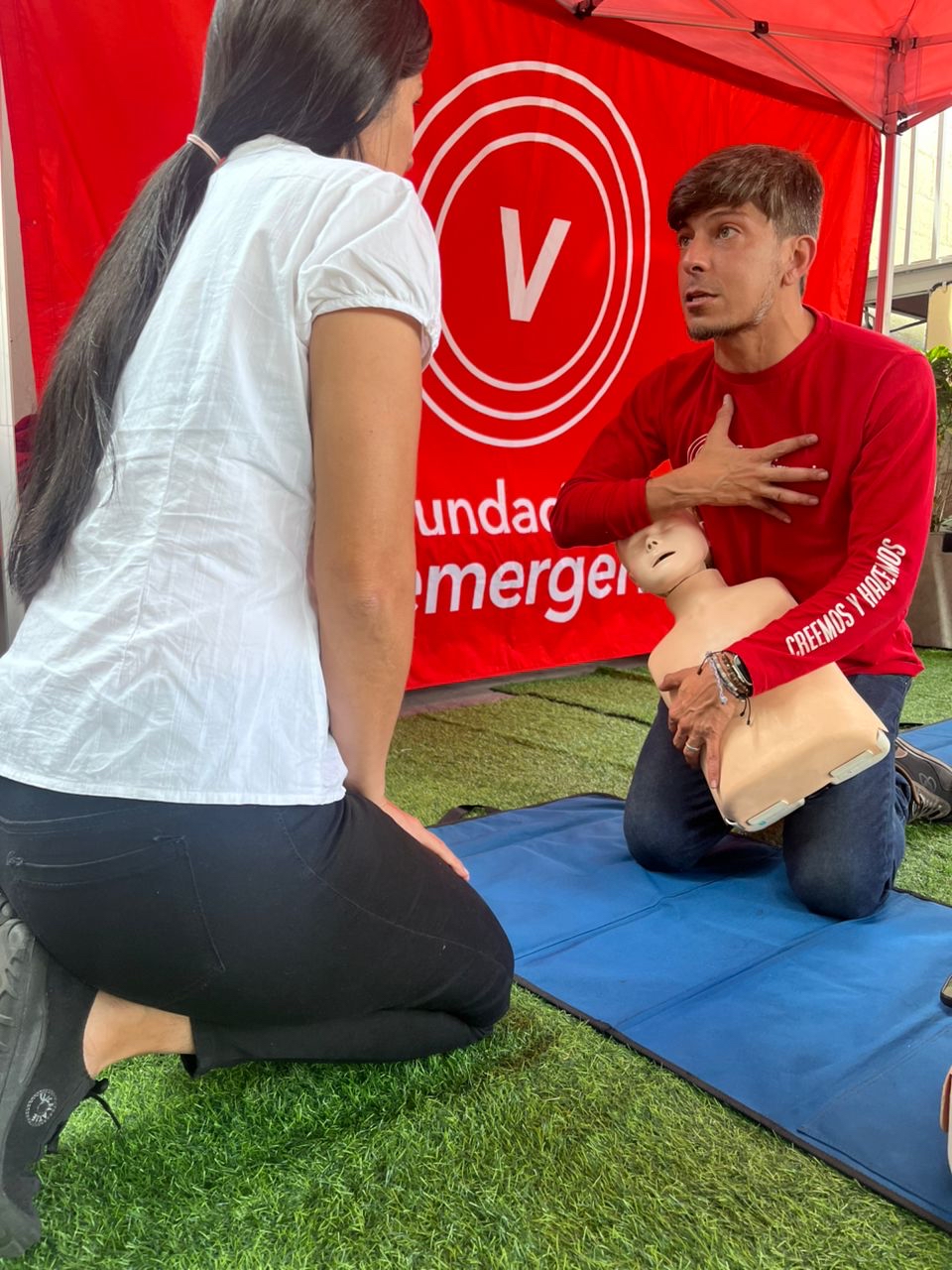 Fundación Venemergencia ofrece capacitación en primeros auxilios para la salud y seguridad en campamentos vacacionales